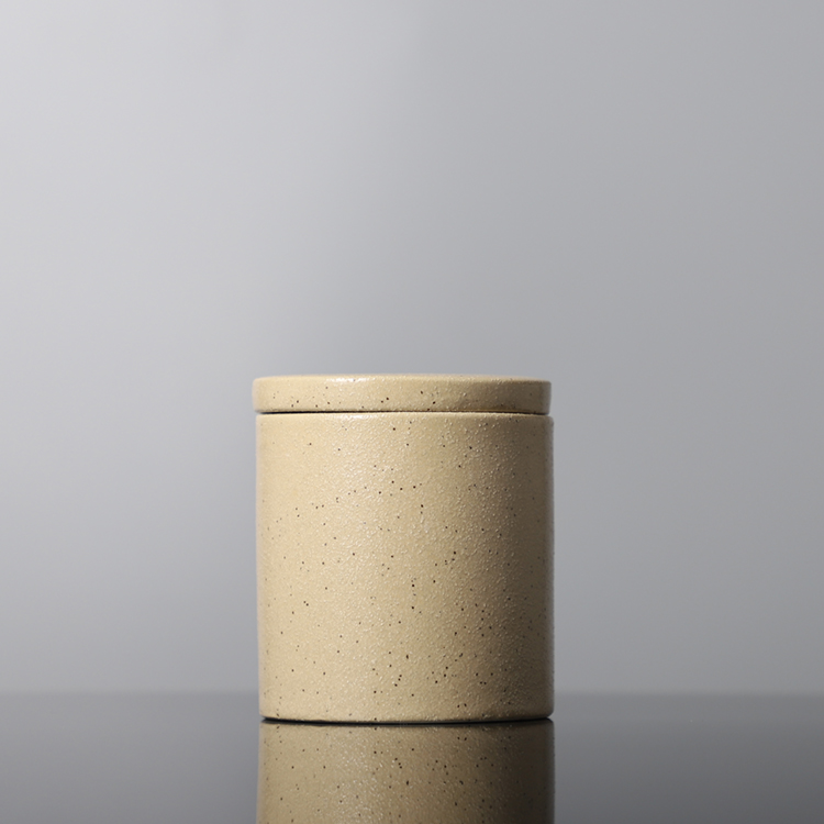 Ceramic candle jar with frosted surface