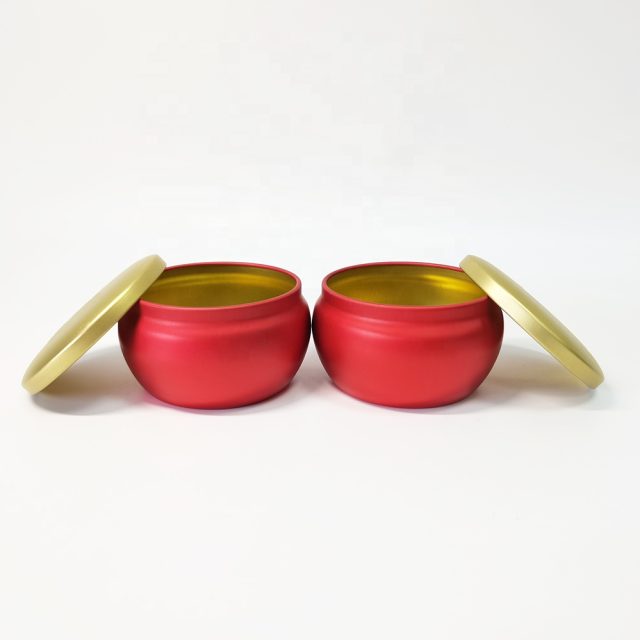 Red and gold candle tin (6)