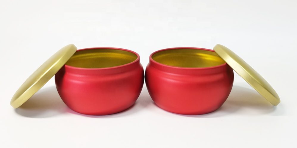 Red and gold candle tin (6)